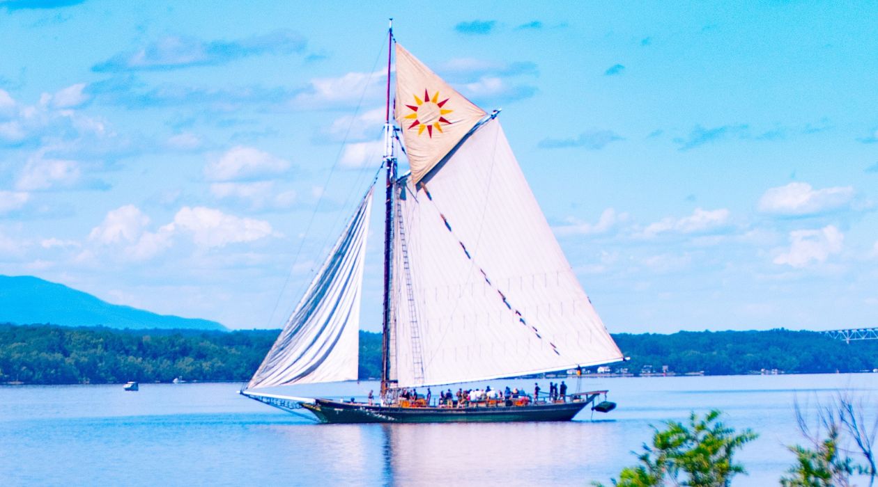 Hudson River Sloop Clearwater