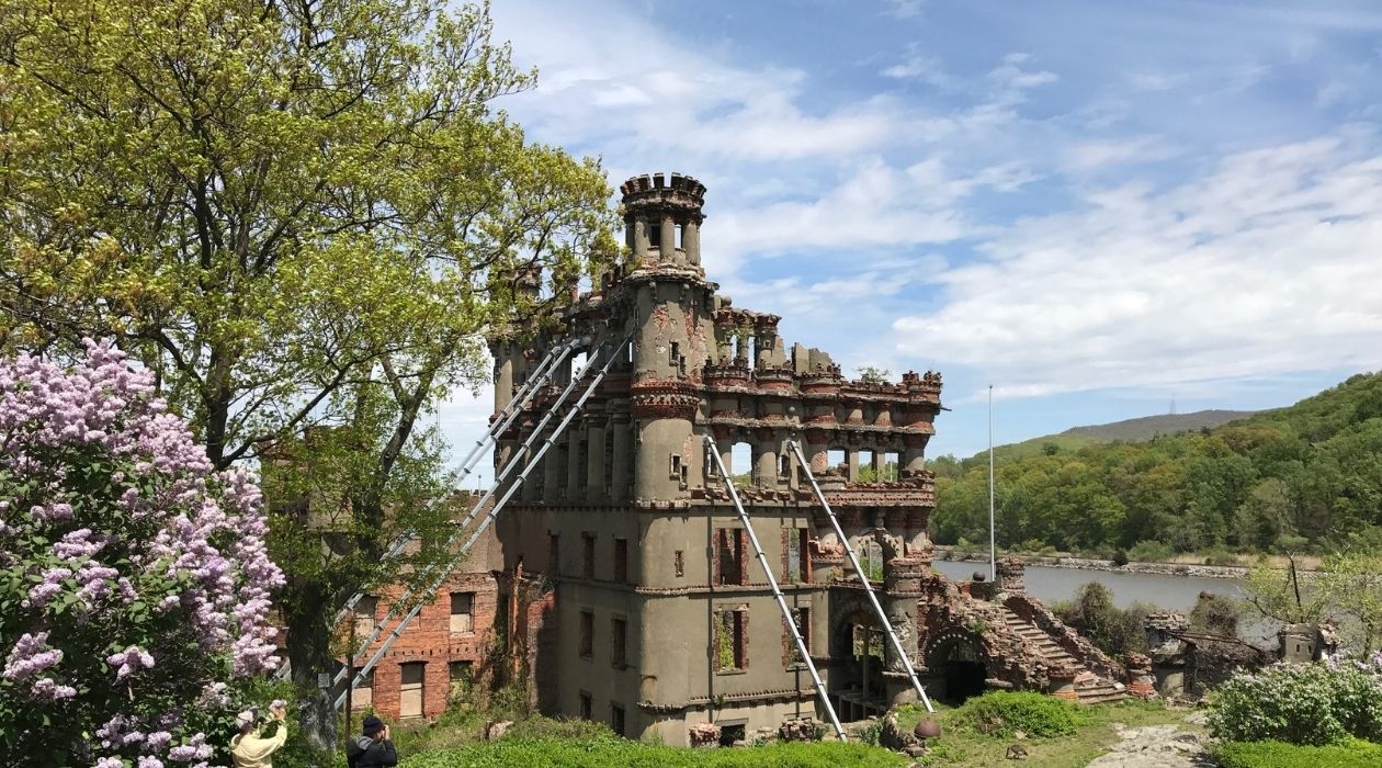 Bannerman Castle Pollepel Island Beacon
