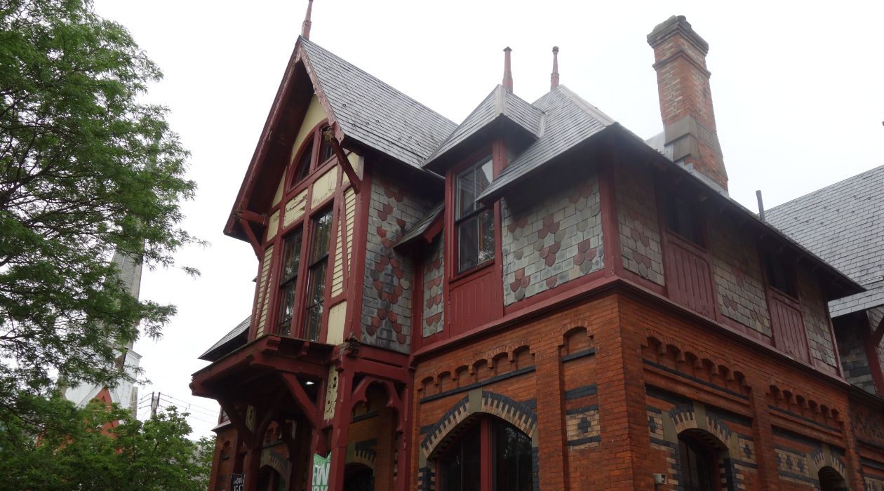 Howland Cultural Center Beacon