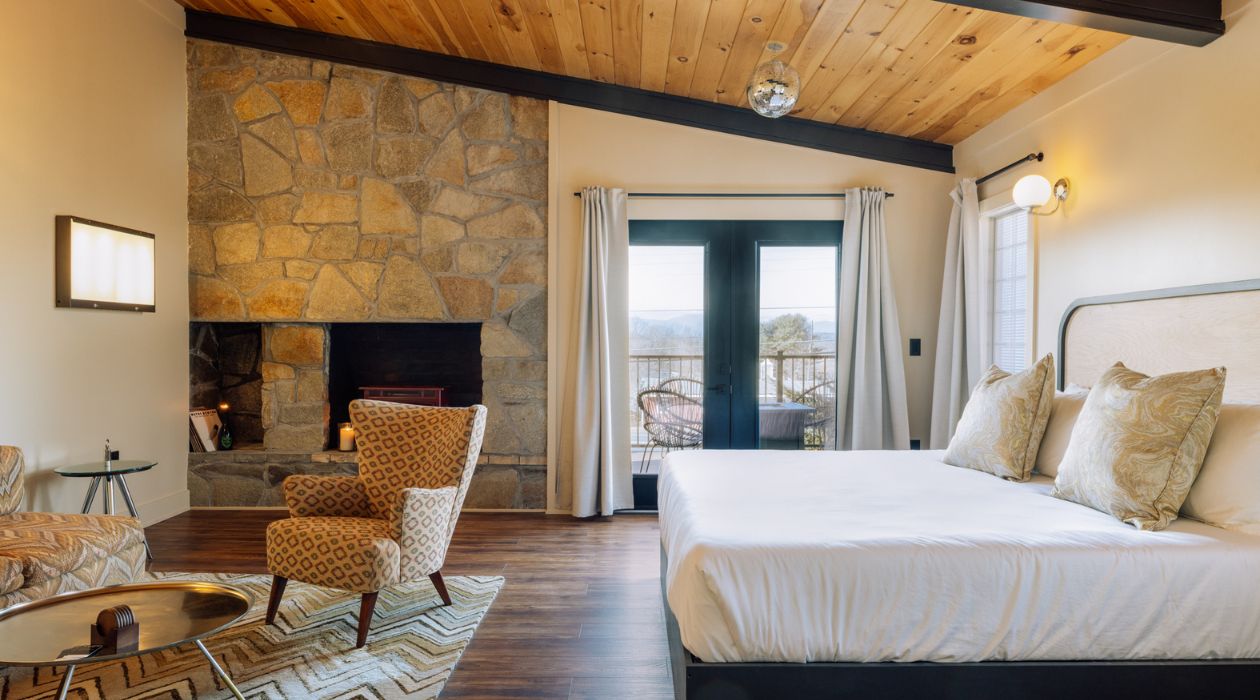 Reclaimed Motel, Red Hook